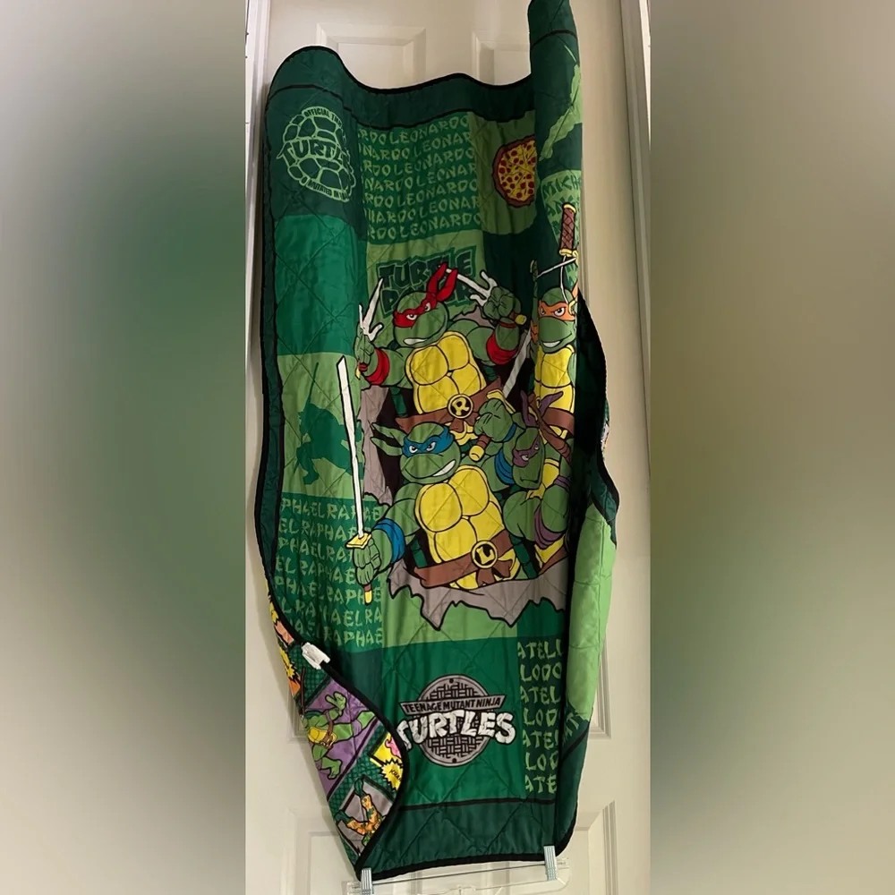 Nickelodeon TMNT Teenage Mutant Ninja Turtles Quilted Reversible Throw Blanket